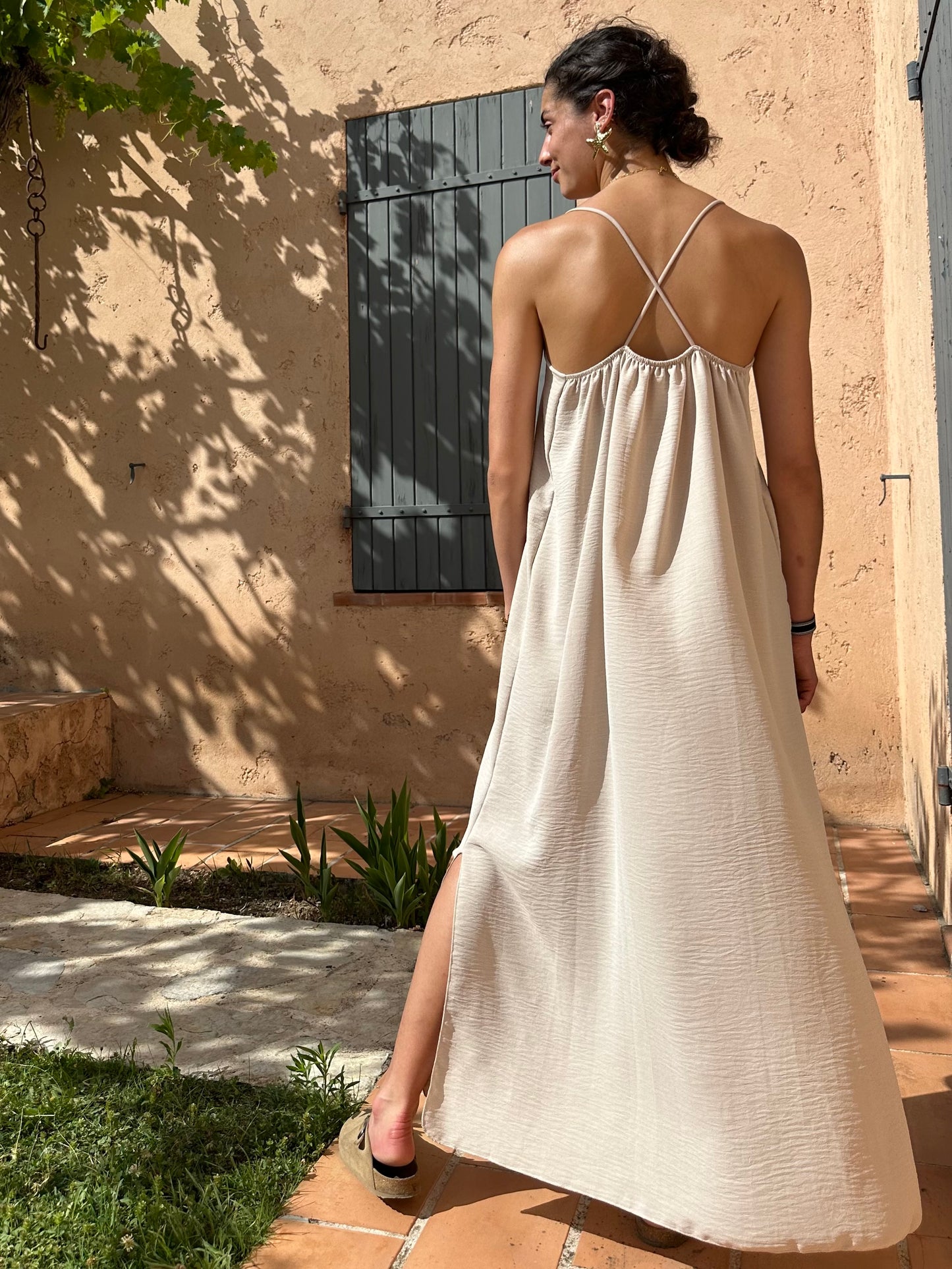 Robe Beige fluide