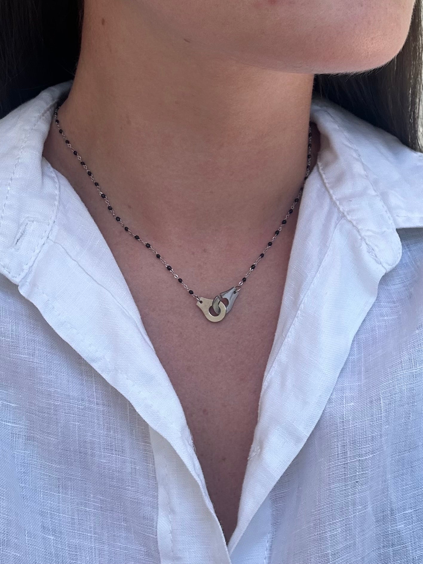 Collier Menottes noir et argenté
