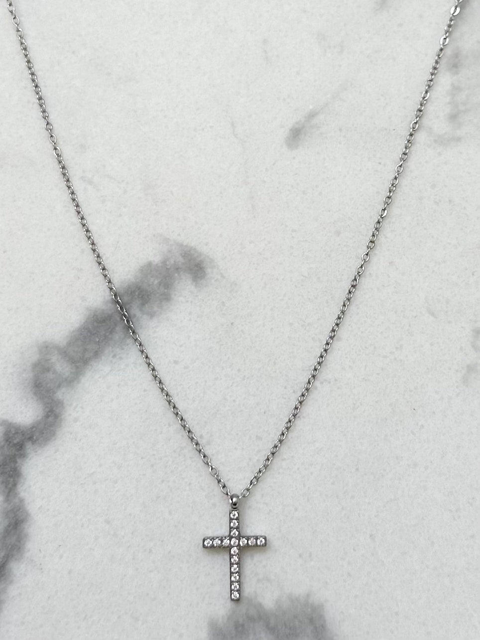 Collier Croix brillant argenté