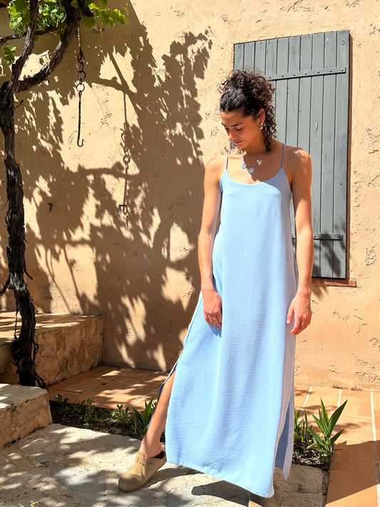 Robe Bleue pastel fluide